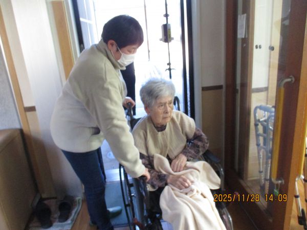 デイサービスの機能訓練室へ避難誘導 デイサービスの機能訓練室へ避難誘導