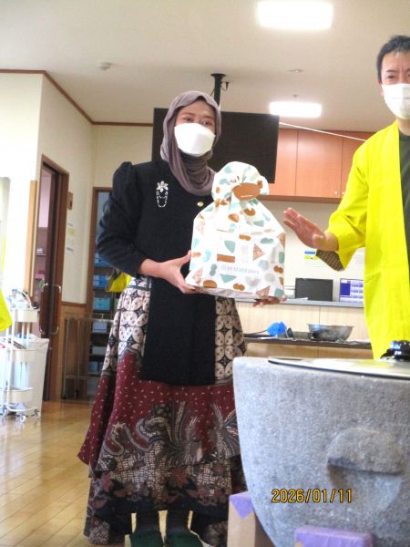 ニッコリ ニッコリ