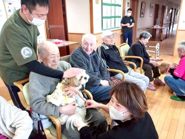 皆様に触られて 皆様に触られて