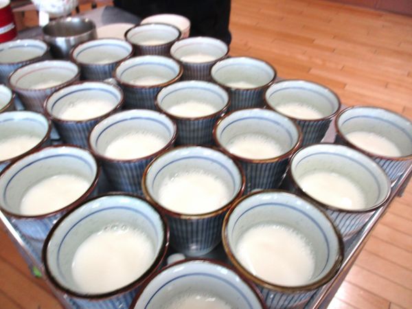 アツアツのミルクを用意して アツアツのミルクを用意して