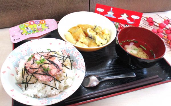 行事食(ひな祭り) 行事食(ひな祭り)